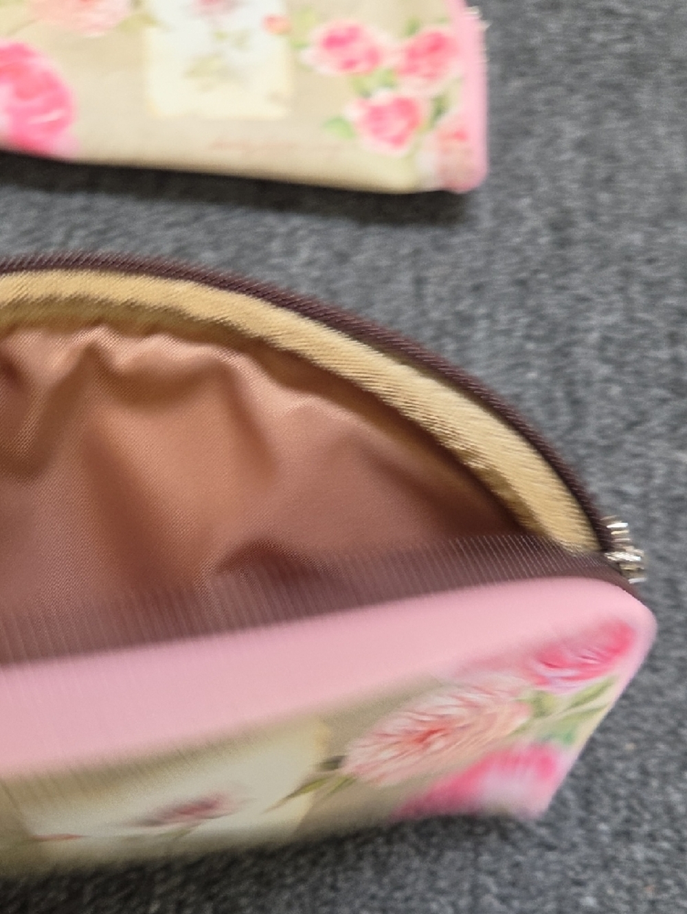 Floral Scripture Cosmetic Bag - Pink Roses - Picture 4 of 5